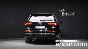 Audi Q7 55 TFSI 4WD Premium 2023 года из Южной Кореи