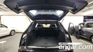 Audi Q7 55 TFSI 4WD Premium 2023 года из Южной Кореи