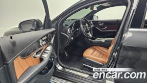 Mercedes-Benz GLC-Class GLC300e 4MATIC Coupe Premium Charger 2023 года из Южной Кореи