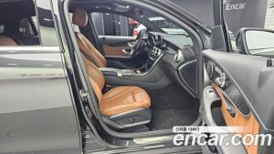 Mercedes-Benz GLC-Class GLC300e 4MATIC Coupe Premium Charger 2023 года из Южной Кореи