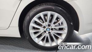 BMW 5-Series 520i Luxury 2023 года из Южной Кореи