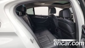 BMW 5-Series 520i Luxury 2023 года из Южной Кореи