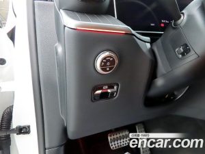 Mercedes-Benz GLC-Class GLC300 4MATIC Coupe 2025 года из Южной Кореи