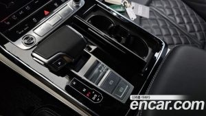 Audi Q8 55 TFSI 4WD Premium 2023 года из Южной Кореи
