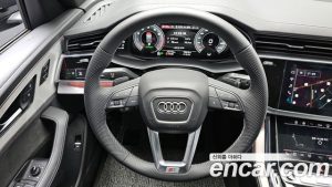 Audi Q8 55 TFSI 4WD Premium 2023 года из Южной Кореи