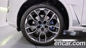 BMW X7 xDrive 40i M Sport 7-Seater 2024 года из Южной Кореи