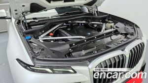 BMW X7 xDrive 40i M Sport 7-Seater 2024 года из Южной Кореи