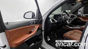 BMW X7 xDrive 40i M Sport 7-Seater 2024 года из Южной Кореи