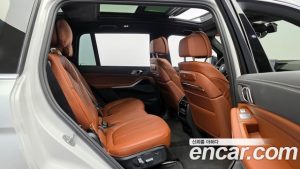 BMW X7 xDrive 40i M Sport 7-Seater 2024 года из Южной Кореи