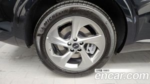 Genesis GV70 2.5T Бензин AWD 2025 года из Южной Кореи