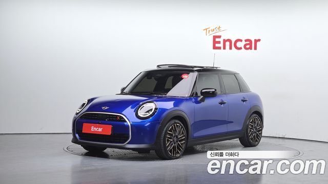 Mini Cooper 5Door Favoured 2025 года из Кореи