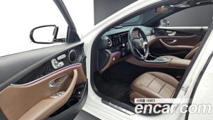 Mercedes-Benz E-Class E250 AMG Line 2023 года из Южной Кореи