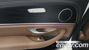 Mercedes-Benz E-Class E250 AMG Line 2023 года из Южной Кореи