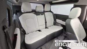 Land Rover Defender 90 D250 X- SE 2025 года из Южной Кореи