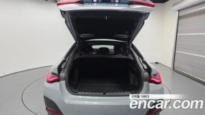BMW i4 eDrive40 M Sport PRO 2024 года из Южной Кореи