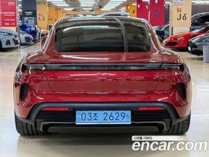 Porsche Taycan Turbo 2025 года из Южной Кореи