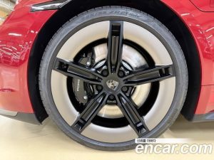 Porsche Taycan Turbo 2025 года из Южной Кореи