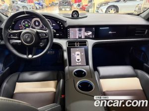 Porsche Taycan Turbo 2025 года из Южной Кореи