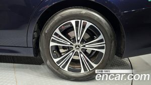 Mercedes-Benz E-Class E200 Avantgarde 2024 года из Южной Кореи