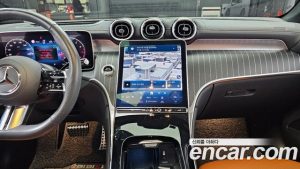 Mercedes-Benz GLC-Class GLC300 4MATIC AMG Line 2024 года из Южной Кореи