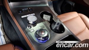 Genesis GV70 2.5T Бензин 2WD 2025 года из Южной Кореи