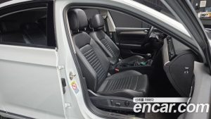 Volkswagen Passat 2.0 TDI Prestige 2022 года из Южной Кореи