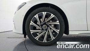 Mercedes-Benz E-Class E300 4MATIC Exclusive 2025 года из Южной Кореи