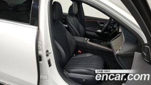 Mercedes-Benz E-Class E300 4MATIC Exclusive 2025 года из Южной Кореи