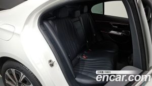 Mercedes-Benz E-Class E300 4MATIC Exclusive 2025 года из Южной Кореи