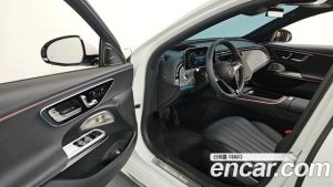 Mercedes-Benz E-Class E300 4MATIC Exclusive 2025 года из Южной Кореи