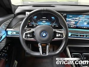 BMW i7 xDrive 60 M Sport 2024 года из Южной Кореи