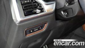 BMW X7 xDrive 40i M Sport 6 2024 года из Южной Кореи