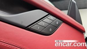 Porsche 911 CARRERA 4 GTS Cabriolet 2023 года из Южной Кореи