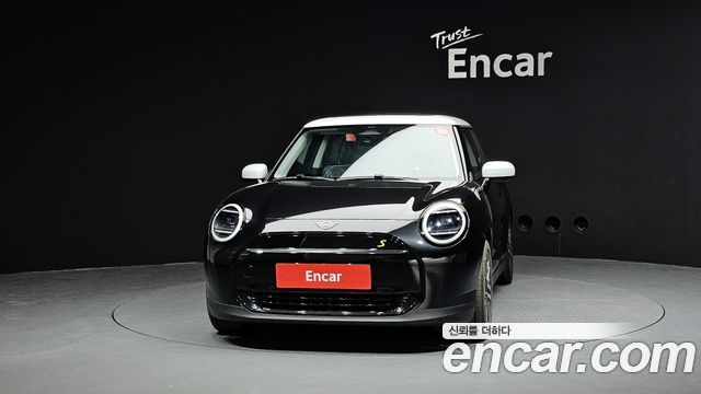 Mini Cooper SE CLASSIC 2024 года из Кореи
