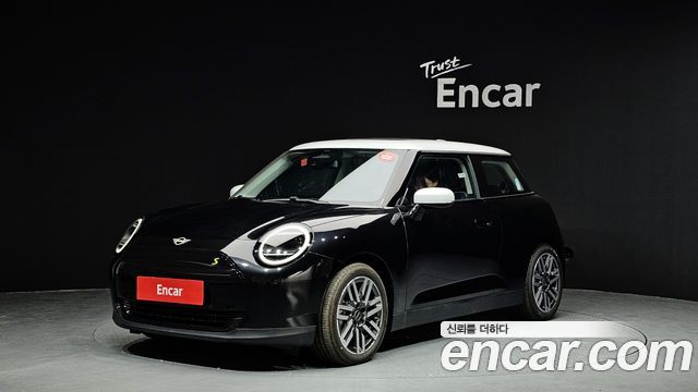 Mini Cooper SE CLASSIC 2024 года из Кореи