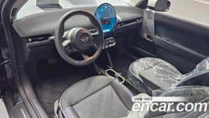 Mini Cooper SE CLASSIC 2024 года из Южной Кореи