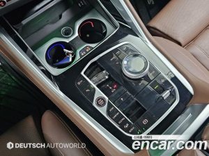 BMW X6 xDrive40d M Sport Online Exclusive 2024 года из Южной Кореи