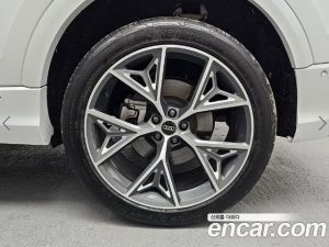 Audi Q8 50 TDI 4WD Premium 2023 года из Южной Кореи
