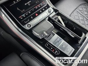 Audi Q8 50 TDI 4WD Premium 2023 года из Южной Кореи