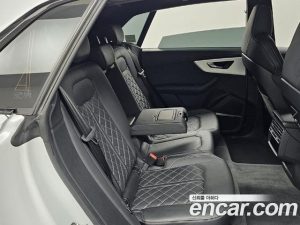 Audi Q8 50 TDI 4WD Premium 2023 года из Южной Кореи