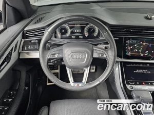 Audi Q8 50 TDI 4WD Premium 2023 года из Южной Кореи