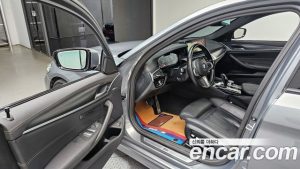 BMW 5-Series 520i M Sport 2023 года из Южной Кореи