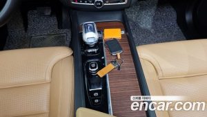 Volvo XC60 B5 ULTIMATE Bright 2023 года из Южной Кореи