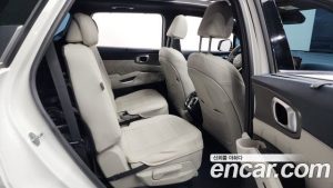 Kia Sorento HEV 1.6 2WD 2024 года из Южной Кореи
