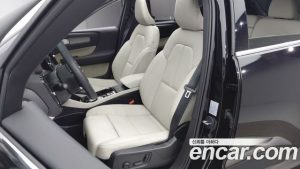 Volvo XC40 B4 ULTIMATE Bright 2024 года из Южной Кореи