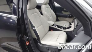 Volvo XC40 B4 ULTIMATE Bright 2024 года из Южной Кореи