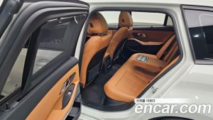 BMW 3-Series 320i Touring M Sport 2023 года из Южной Кореи