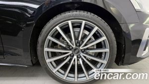 Audi A5 40 TFSI 4WD Premium Sportback 2023 года из Южной Кореи