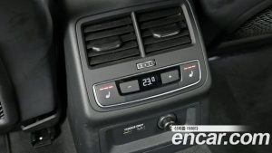 Audi A5 40 TFSI 4WD Premium Sportback 2023 года из Южной Кореи