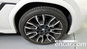 BMW X6 xDrive40i M Sport 2025 года из Южной Кореи